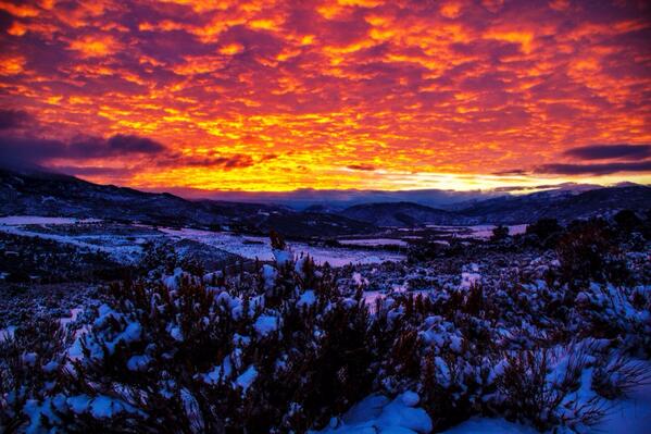 Sick sunrise over <a href="/AspenSnowmass/">Aspen Snowmass</a> today!