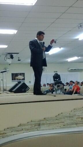 Pr. Paulo HenriqueSUPERANDO OS OBSTÁCULOS E SEGUINDO EM FRENTE