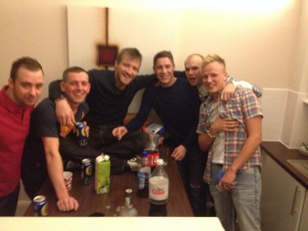 JamieMunro1988's tweet photo. Calvin harris😃😏💊💉🎯🎉😜 http://t.co/G0yRiPT8q0