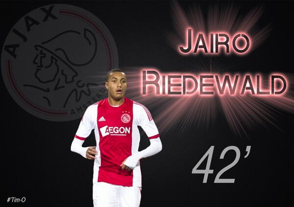 Timoonk's tweet photo. @AFCAjax @ajaxlife Winterheld - Jairo Riedewald. #wallpaper http://t.co/Xt7GY9Bhvi