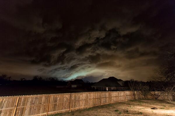 NWSJacksonMS's tweet photo. Great shot of storm last night entering Starkville MT @MSWXPhotog: The storm hitting #Starkville. Looking SW.  #mswx http://t.co/JqXCTYmlHH