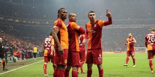 GalatasaraySK's tweet photo. Tebrikler #Galatasaray! http://t.co/nkSRwXGA5d