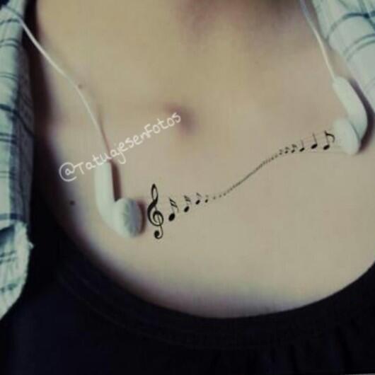 entregar Hasta Electrizar Frases Tatuadas ™ on Twitter: "Tatuaje de un pentagrama con notas musicales  tatuado en el pecho. http://t.co/Ksp1RBsEPQ" / Twitter