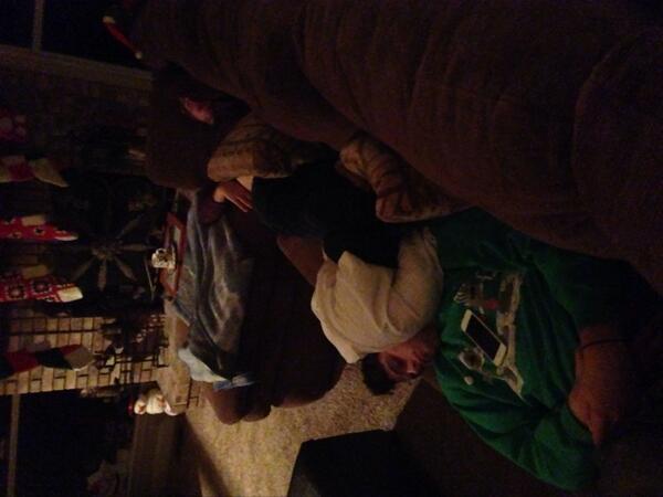 Madd_dog2020's tweet image. Can you tell who the dominant male is? #snugglesession @PatMeatCaff @JOrtinau3