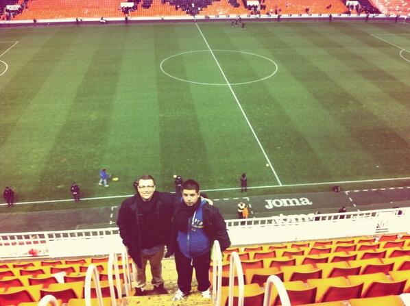 AlexCortijo4's tweet photo. Disfrutando de la victoria blanca en Mestalla con @anmartin8 ¡QUÉ BUENO ERES JESÉ! ¡SIEMPRE REAL,SIEMPRE MADRID! http://t.co/OEwz8yxlaE