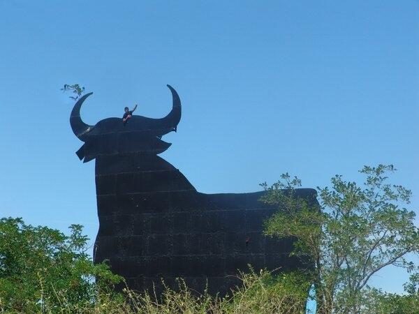 CCantullera's tweet photo. ahora piensan que no te amamos pero hoy.mas que nunca,nos sentimos orgullosos por que formas parte de nuestras vidas! http://t.co/QDnkq6LSrr