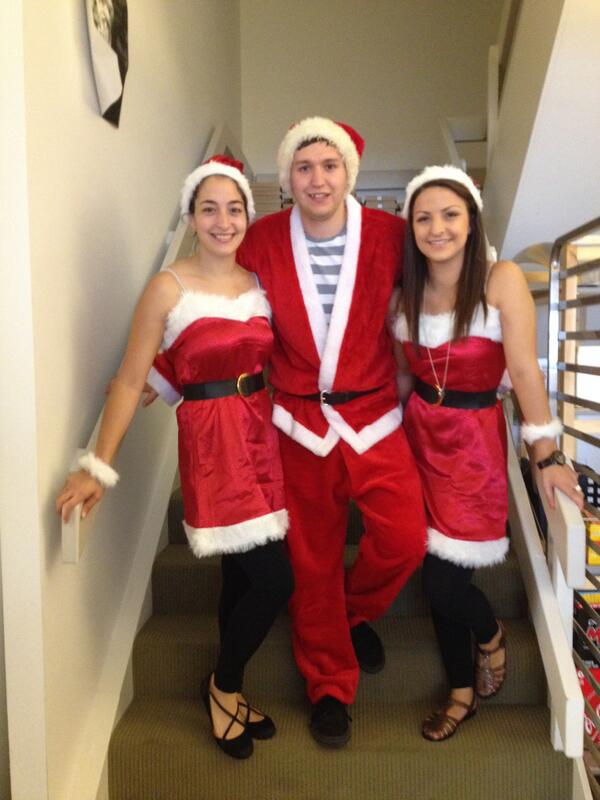 <a href="/TissuPath/">TissuPath</a> staff getting in the spirit of Christmas @AdeleHallaby <a href="/Stefanicara/">Stefani Sirianni</a> <a href="/JonnyMcCafferty/">Jonathan McCafferty</a> #hohoho