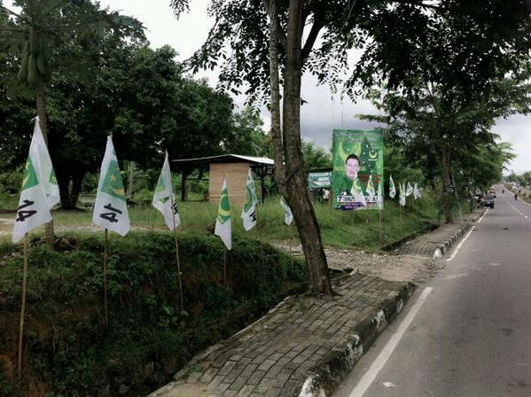 ichoo8's tweet photo. PBB berkibar dsliat@Yusrilihza_Mhd http://t.co/NxLzbOTL9A
