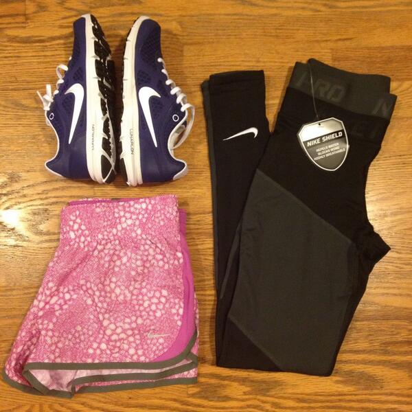 emmalynncortes's tweet image. My @NikeSeattle pick ups from today 😍 #lunarlon #nikeshield #nikeshorts
