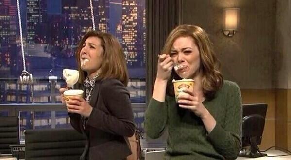 BarbieHarp's tweet photo. Todas las mujeres viendo el Victoria's Secret  FW http://t.co/2eAdDZOJkE