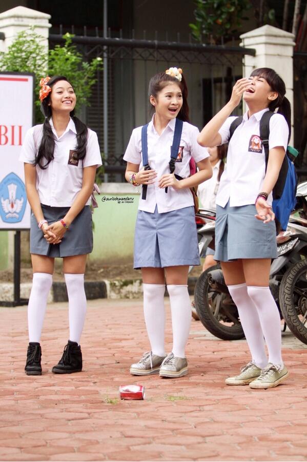 nfpromptl's tweet photo. thank you ♥ RT @yurisdewandaru: @priyankamelodia @vinessainez @AnisaRahma_Adi #sharepict #tiba2cinta http://t.co/nvRJcyS8xs