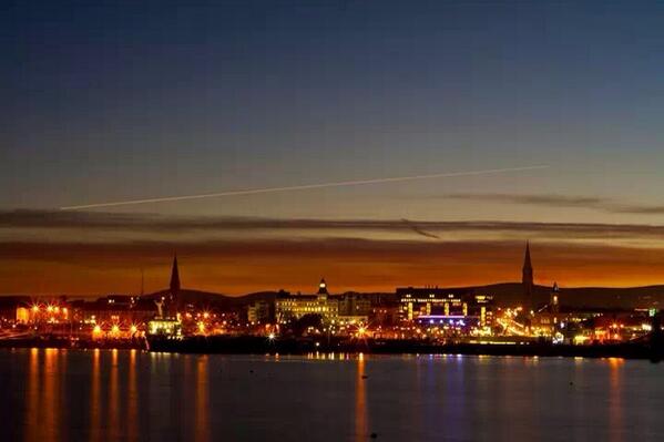 bobbykerr's tweet photo. Stunning photo of DunLaoghaire taken by catherine Boland. Will use for winning back high st campaign 👍🎄😜 http://t.co/yGNkB48x9j