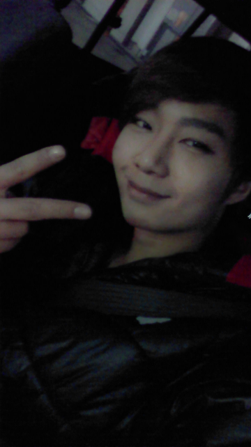 131223 HyoSeok Ѽ Twitter ♬ Merci à demain BcKSCqTCAAAEcyq