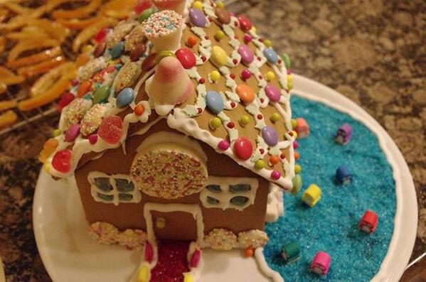 Fizzywizzywoo1's tweet photo. Wow! Creative customers in a Exeter! Yum yum yum #toogoodtoeat? http://t.co/KbjQvyQjAk