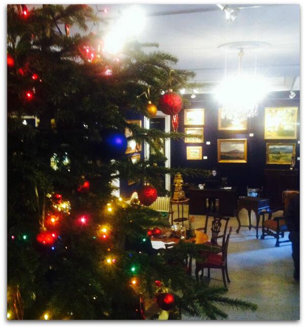 DesaUnicum's tweet photo. Christmas tree in our Gallery :-) http://t.co/8JGgQGmvwa