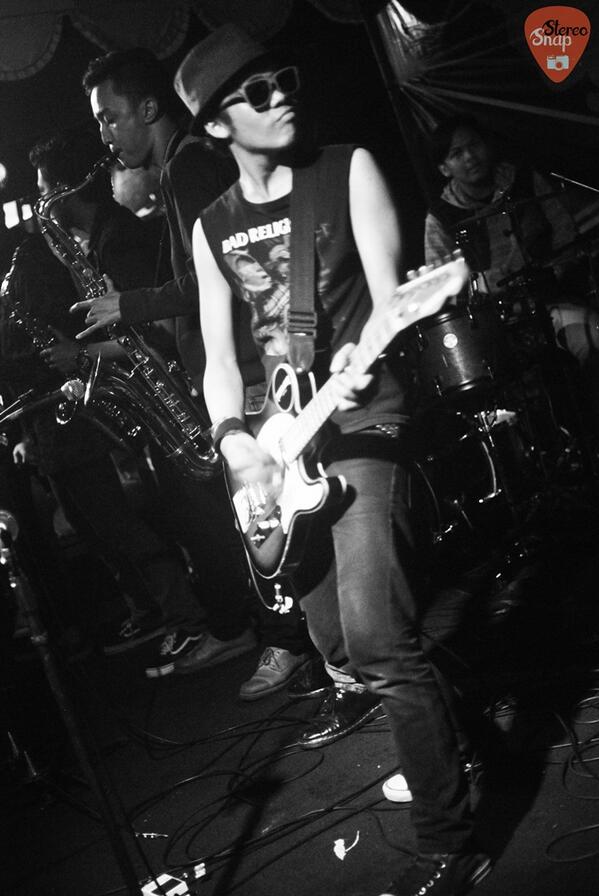 hockeyhook's tweet photo. Nice pict brader ! RT @StereoSnapID: @HockeyHook at @F1KOMF3ST (2) http://t.co/MINdWGG1nT