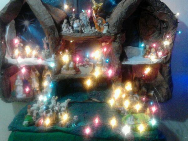 moni_1402's tweet photo. A solo 1dia de la noche buena <3 http://t.co/ZyVqRmYYhJ