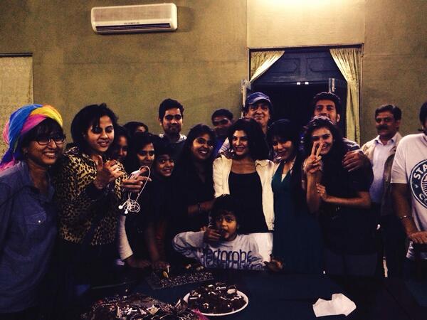 WardaNadiadwala's tweet photo. Congratulations tweeple it's a wrap supa hit first schedule  of kick lakh lakh mubarakaan http://t.co/928iClhKBE