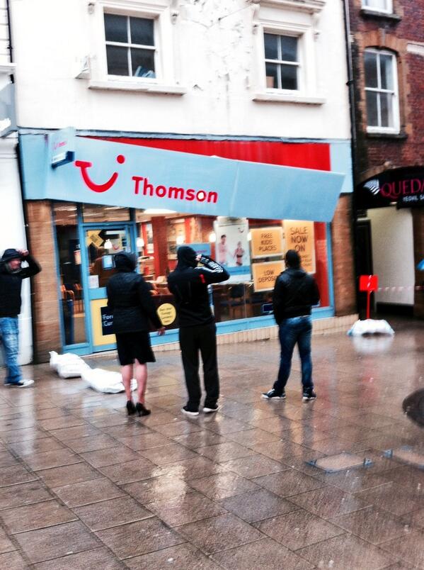 Josh__Singleton's tweet photo. Bad times for thompson http://t.co/ypo841vsHJ
