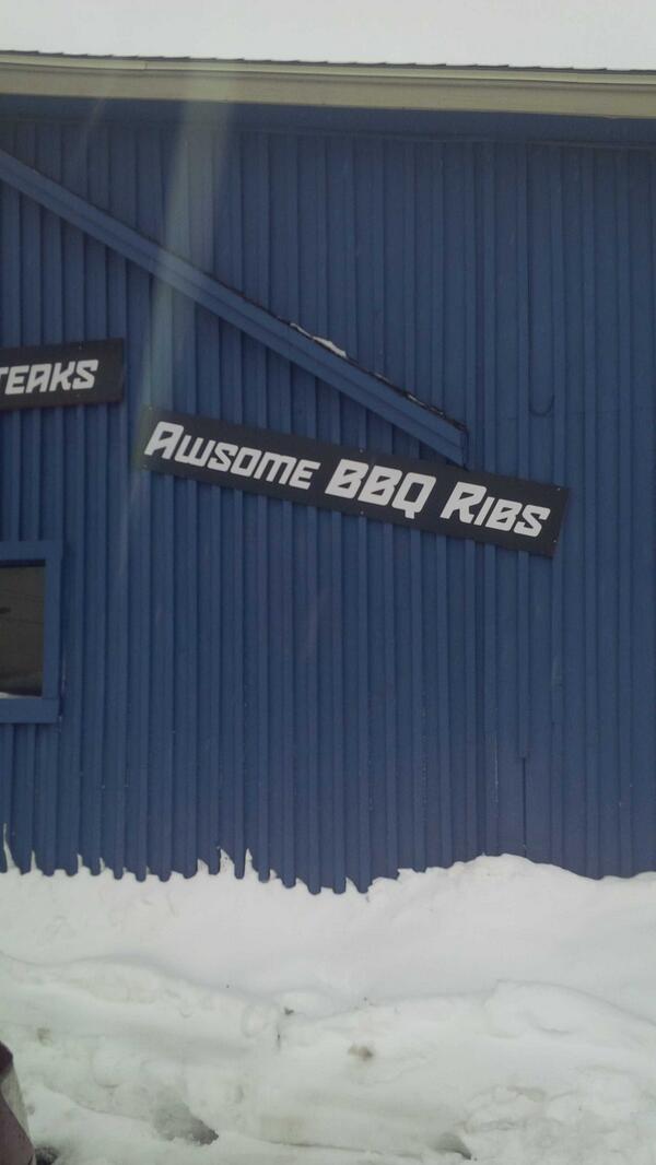 RaineEaston's tweet image. Only in Saint John....#speltwrong #onlyinsj #awesome #notawsome