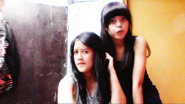 arynaryni's tweet photo. Sini krumh ;;) kita ngompres babatok "@hestiyes: Mau fotonya semuanya naa "@arynaryni: W/ @hestiyes http://t.co/I6B2uH3nq0""