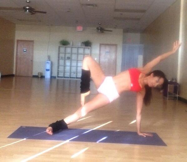 NatalieBurrage's tweet image. &quot;As our life unfolds so does our practice.&quot;  Breathe.  All is well.  #lyogaflow #spiritjunkie #sideplankvariation