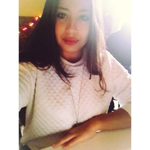 MarinaDeFalco1's tweet photo. Selfie of the day😜📱 #faccecazz http://t.co/CmVF9SZuvW