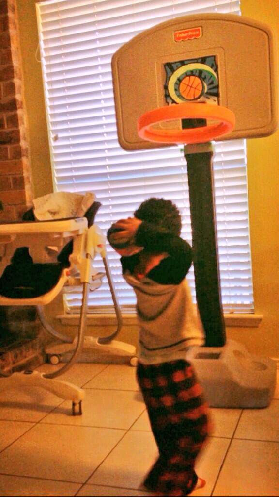 yunofwfavi's tweet image. #HoopSession so crucial