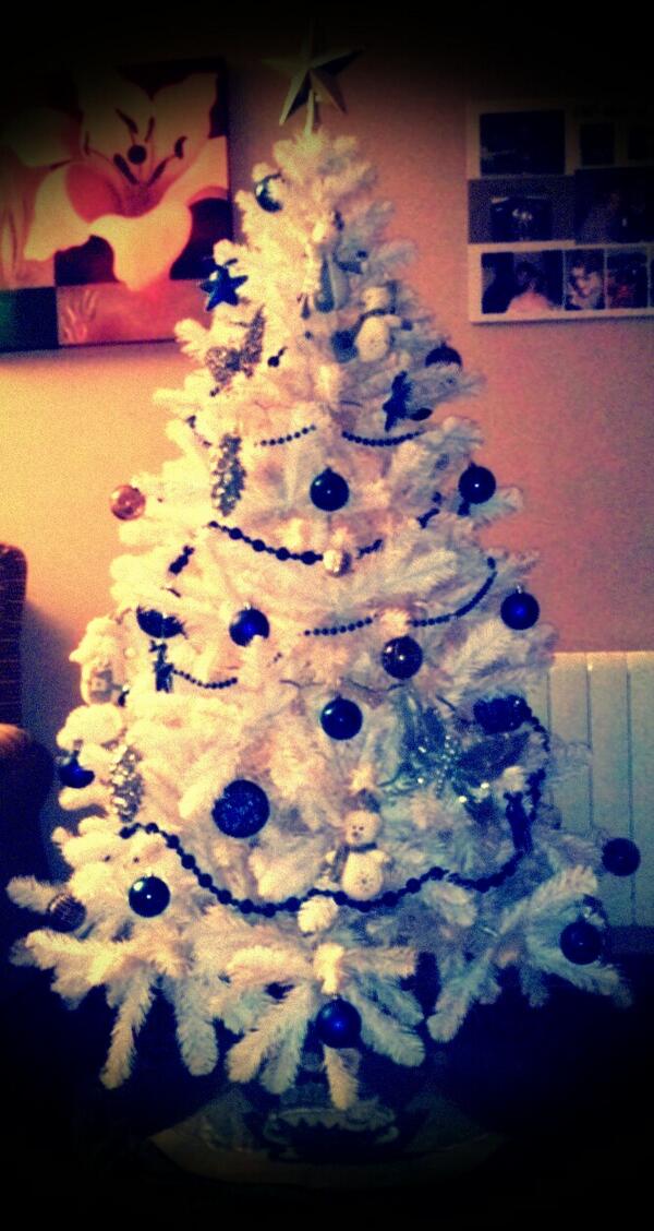 luxymm3's tweet photo. Feliz Navidad! http://t.co/TbO6c4tqRr