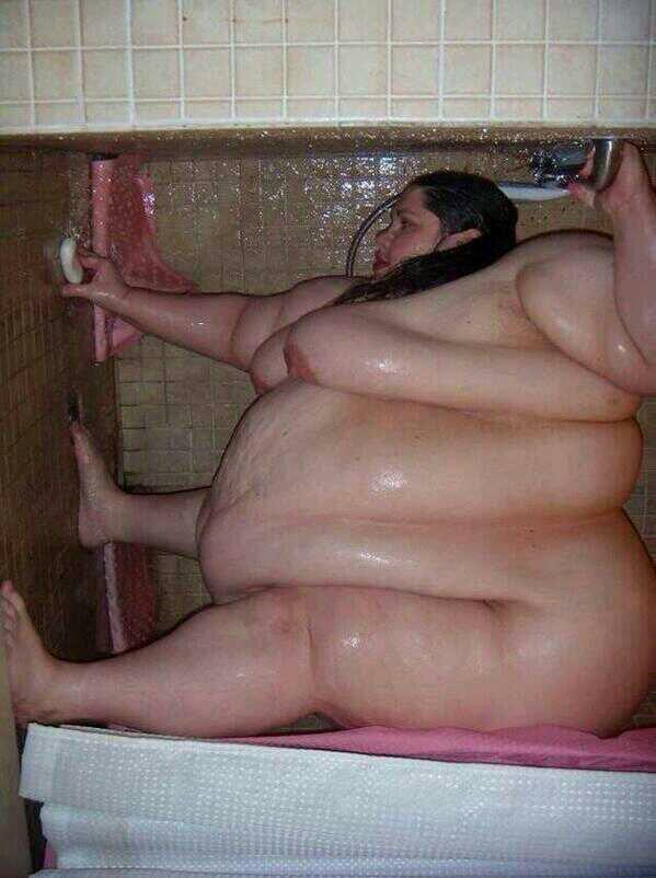ManoloBN75's tweet photo. Mi gordita en la ducha :) http://t.co/DjgCX3QKgH
