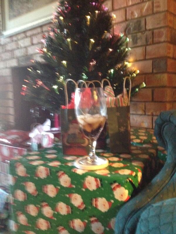 gamergram's tweet photo. Notice ICE in glass http://t.co/Fs0LEzxxoF