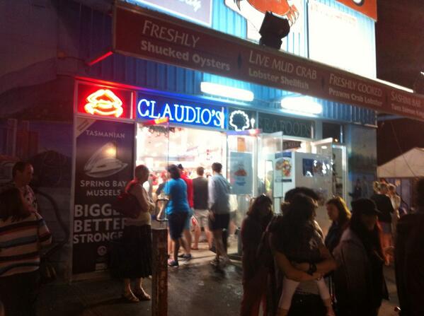 430am and people are lined up at Claudio's #sfm36hrs #seafoodieXmas <a href="/SydFishMarket/">Sydney Fish Market</a>