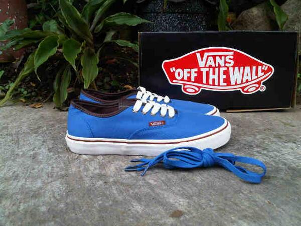 vans in lakeside mall