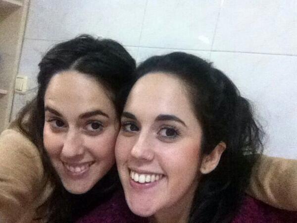 celiaclemente's tweet photo. En Navidad todo es posible @celiaclemente @saraclemente1 http://t.co/m26NhTkEGA