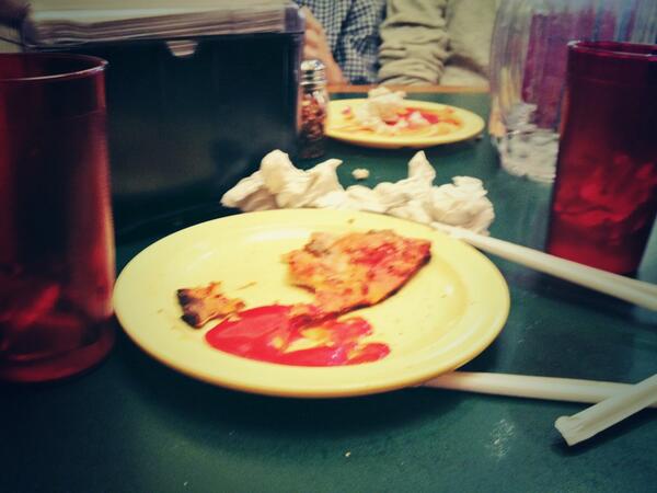 MachZenard's tweet image. Round two monicals @emmaAmenard @Joshywa_Maynard #getatme#kannkakee#pizza#monicals#joshshurthehellup#thankgoodness