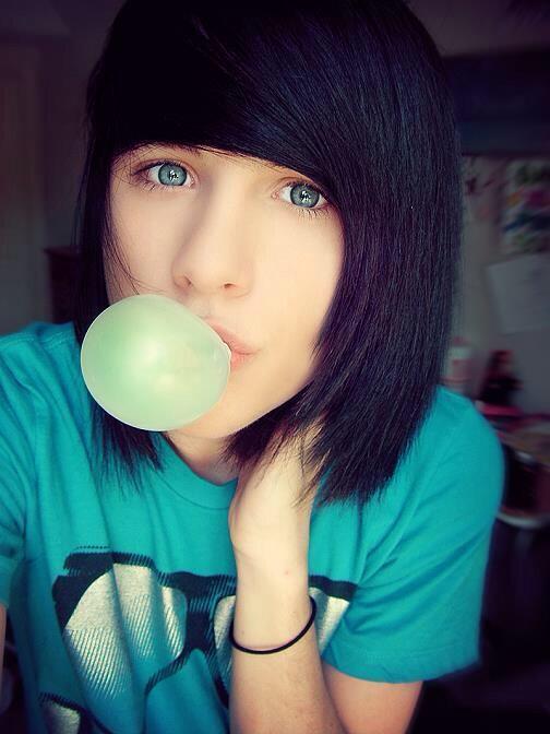 AaronFRP's tweet photo. Is Aaron cute? I say nope http://t.co/yCcgO6gNKR