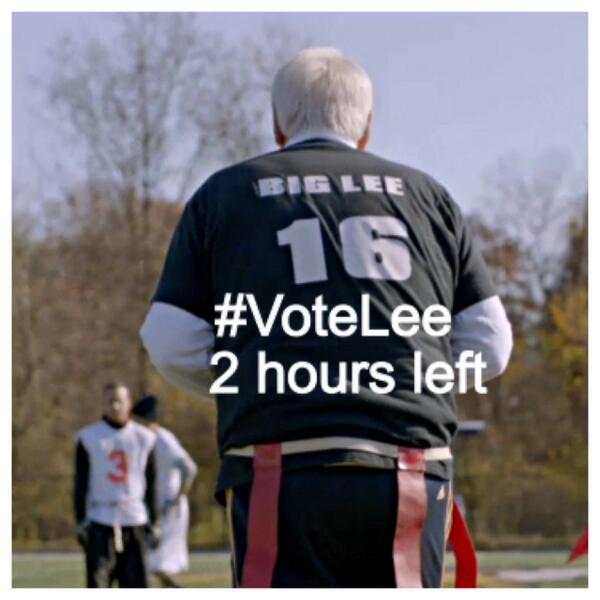 Vote_Lee's tweet photo. Less than hours left! #VoteLee now! http://t.co/iLM267YhrU  #NFL #TogetherWeMakeFootball and Retweet! http://t.co/ShVBHO4heT