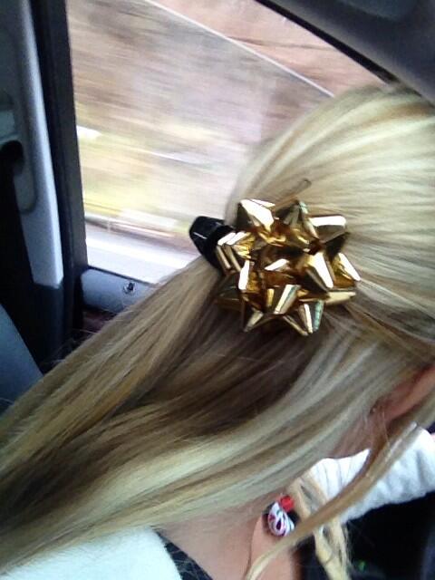My festive bow in my hair for work #tistheseason