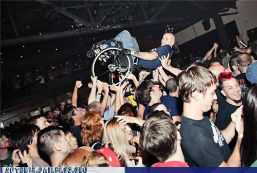 _HouseLover_'s tweet photo. This is awesome! #party http://t.co/dvkALLvv4n