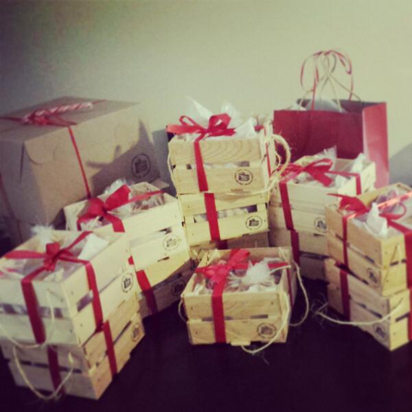 TheCakeCrateCo's tweet photo. Last of the Holiday orders going out today! #Cake #CakeCrate #PoundCake #TheCakeCrateCompany http://t.co/7cBrPhnjcz