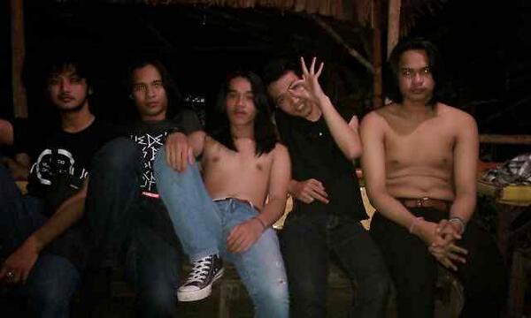 feriyyansyah's tweet photo. ajak2 akuuuu RT "@FjrStywn Kalau kau ud bngn tlpn jak bo “@ebo_panabo: @FjrStywn , @aufaazmi , @feriyyansyah , http://t.co/M5R7UIZxU9”