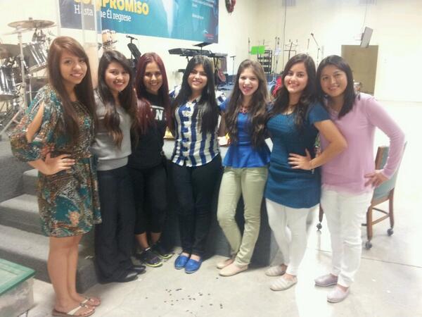 LEALJOSELYN's tweet image. Amo a mis amigas &amp;lt;3