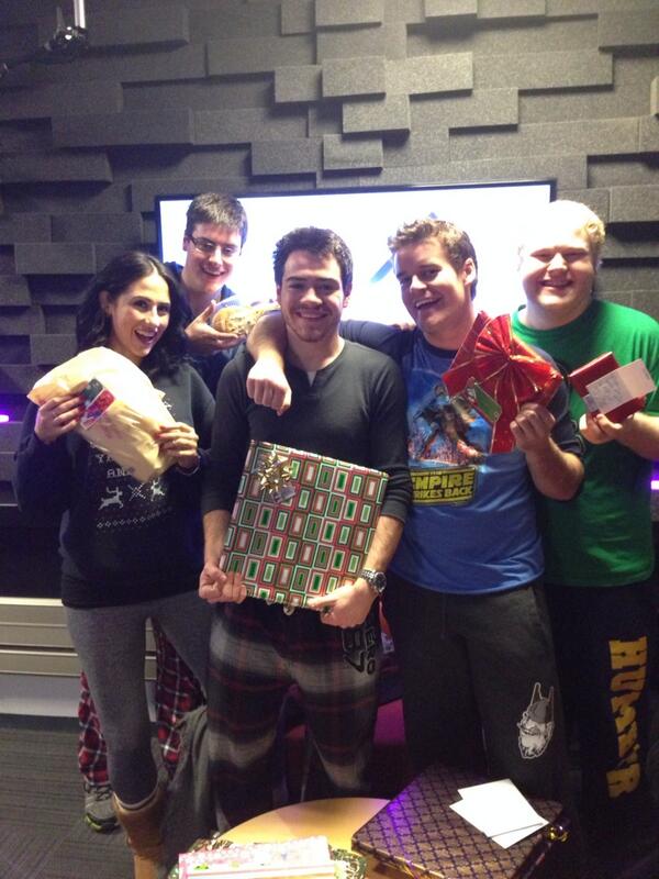 MansomeMatt's tweet image. Happy Holidays &amp;amp; Merry Christmas from the #BlakeAndWylde Family at @Kiss925! 🎄#PyjamaJam