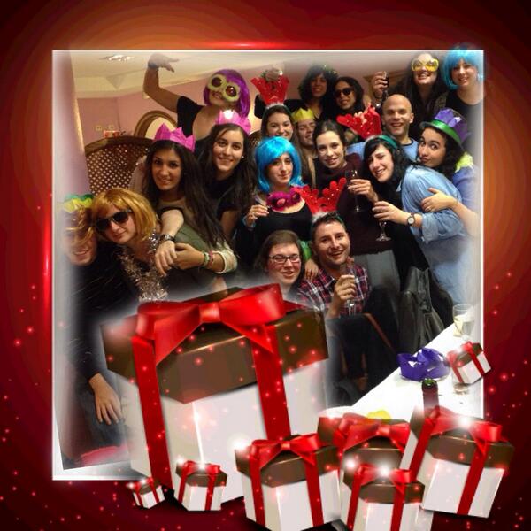 _TRiSMuS's tweet photo. El grupo de teatro @_TRiSMuS  os desea, felices fiestas! http://t.co/9jGB3am89D