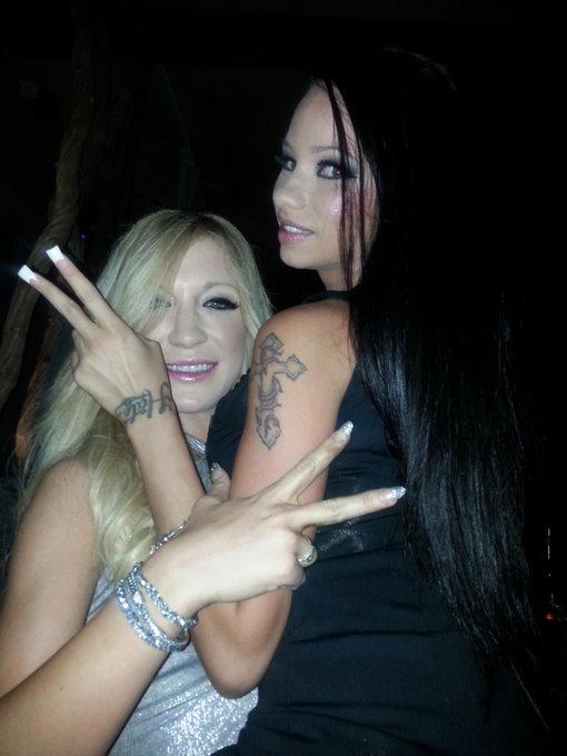 @RavenBayxxx   n me http://t.co/xRlQGIAbz7<a class="tags" href="/tag/ravenbayxxx">@ravenbayxxx</a><a href="/tag/realshit"class="tags"><span>#realshit</span></a><a href="/tag/honesty"class="tags"><span>#honesty</span></a><a href="/tag/embraceyourself"class="tags"><span>#embraceyourself</span></a>