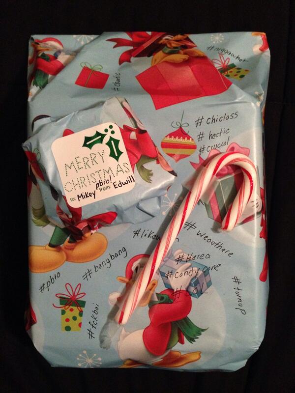 jmigs's tweet image. Custom wrapping from the pbro. 😂 #wingman #chiclass