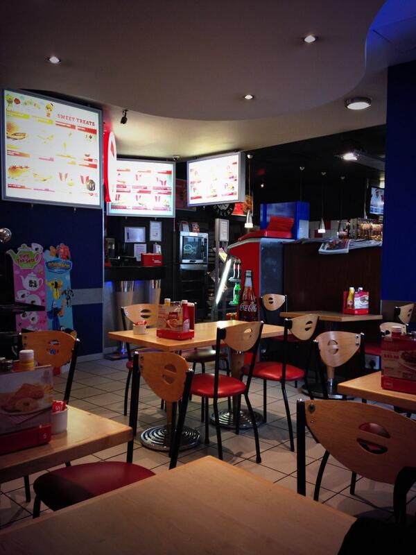 Thought I'd come here 1ce more b4 X-mass to see some familiar faces!@EngenRACE <a href="/mikehewan/">Mike Hewan</a> <a href="/Steve_Topdeck/">Steve</a> <a href="/Flicycle/">Will Wertheim Aymes 🇺🇦🇿🇦</a>