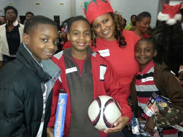 Black_Nora365's tweet image. Giving back to the community. #ServantFirst