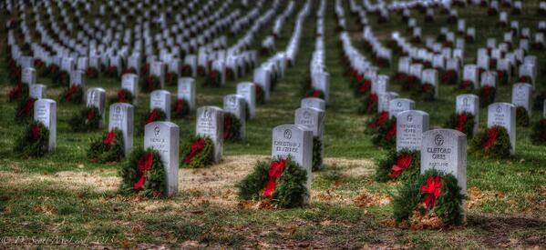 ilgincstagram's tweet photo. Wreaths at Arlington http://t.co/WOk4I0Uk9R