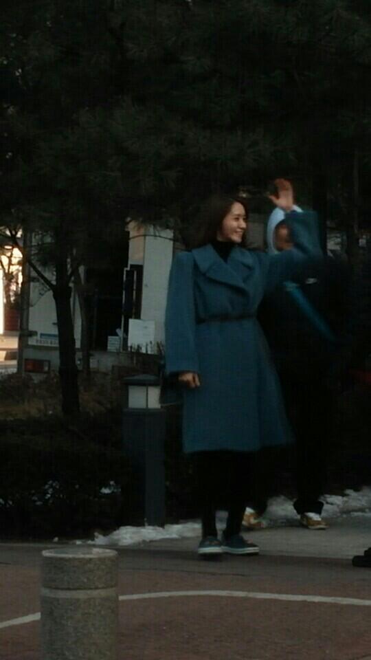[OTHER][30-10-2013]Hình ảnh mới nhất từ phim trường "Prime Minister Is Dating" của YoonA - Page 4 BcPHJVuCYAAnukC
